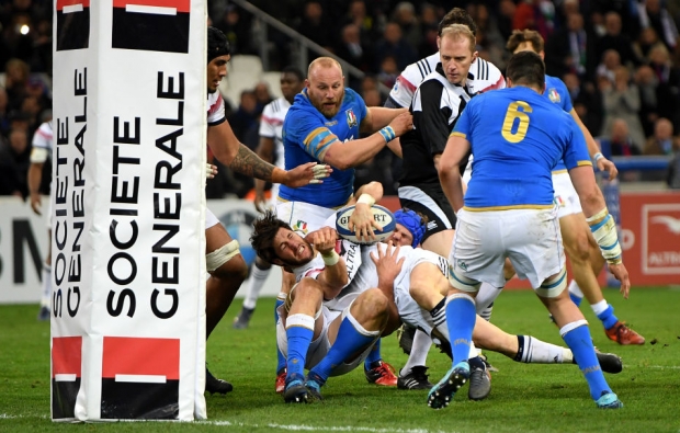 Machenaud boots France to win over Italy