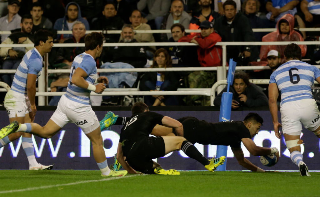 All Blacks bounce back to clinch title