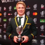 Pieter-Steph du Toit with his award