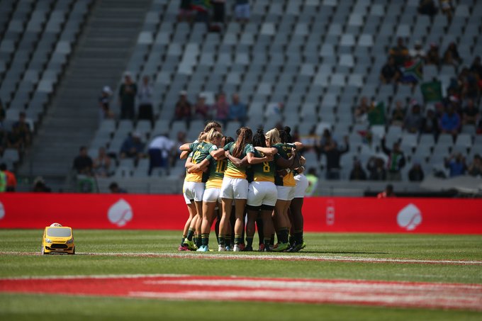 The Springbok Women's sevens team in a huddle