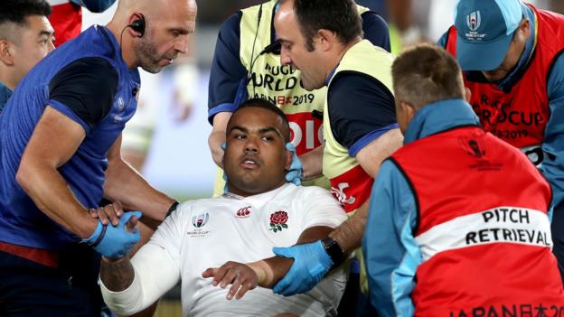 England prop Kyle Sinckler receives medical treatment/Getty Images