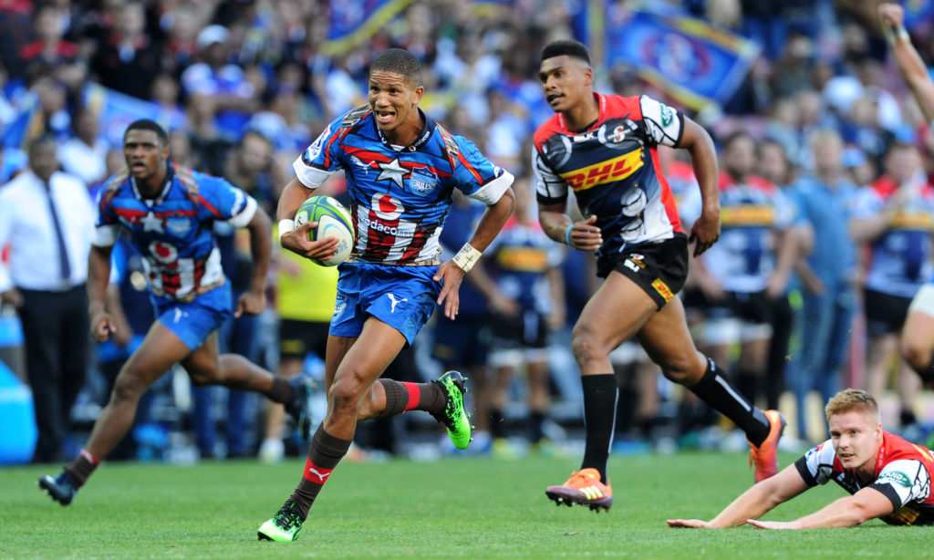 Manie Libbok of the Bulls scores a late try during the 2019 Super Rugby game the Stormers and the Bulls at Newlands