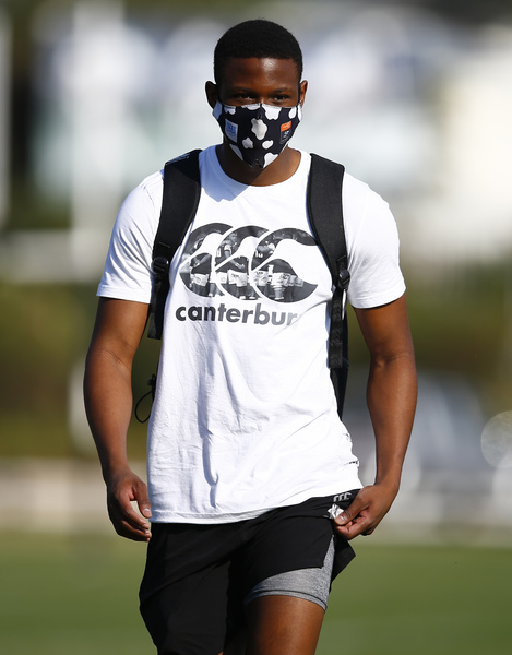 DURBAN, SOUTH AFRICA - JULY 28: Aphelele Fassi during the Cell C Sharks training session at Jonsson Kings Park Stadium on July 28, 2020 in Durban, South Africa. (Photo by Steve Haag/Gallo Images)