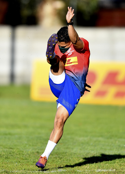 CAPE TOWN, SOUTH AFRICA - JULY 31: Herschel Jantjies during the DHL Stormers training session at High Performance Centre on July 31, 2020 in Cape Town, South Africa. (Photo by Ashley Vlotman/Gallo Images)