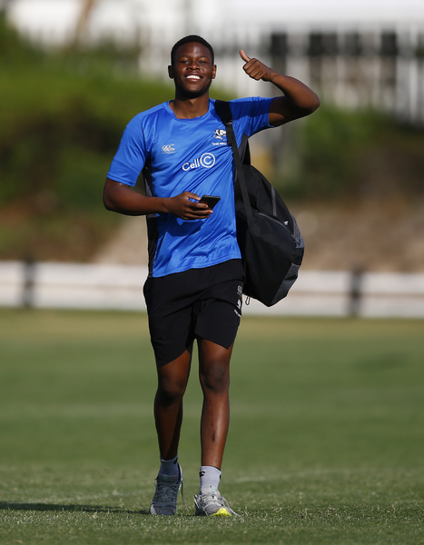 DURBAN, SOUTH AFRICA - SEPTEMBER 02: Aphelele Fassi of the Cell C Sharks during the Cell C Sharks training session at Jonsson Kings Park Stadium on September 02, 2020 in Durban, South Africa. (Photo by Steve Haag/Gallo Images)