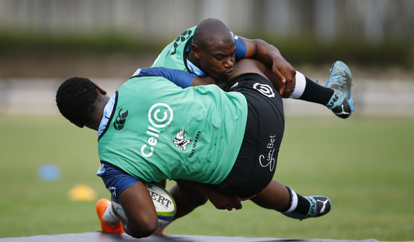 DURBAN, SOUTH AFRICA - SEPTEMBER 02: Makazole Mapimpi of the Cell C Sharks tackling Mzamo Majola of the Cell C Sharks during the Cell C Sharks training session at Jonsson Kings Park Stadium on September 02, 2020 in Durban, South Africa. (Photo by Steve Haag/Gallo Images)