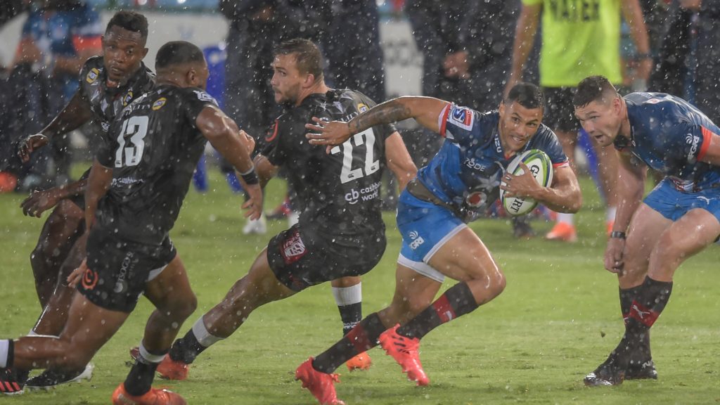 The Vodacom Bulls' Embrose Papier breaks through the defence of The Cell C Sharks' Lukhanyo Am (c) on his way to scoring his try during the 2020 Super Rugby Unlocked game between the Bulls and Sharks at Loftus Versveld in Pretoria on 24 October 2020 Photo: Christiaan Kotze/BackpagePix