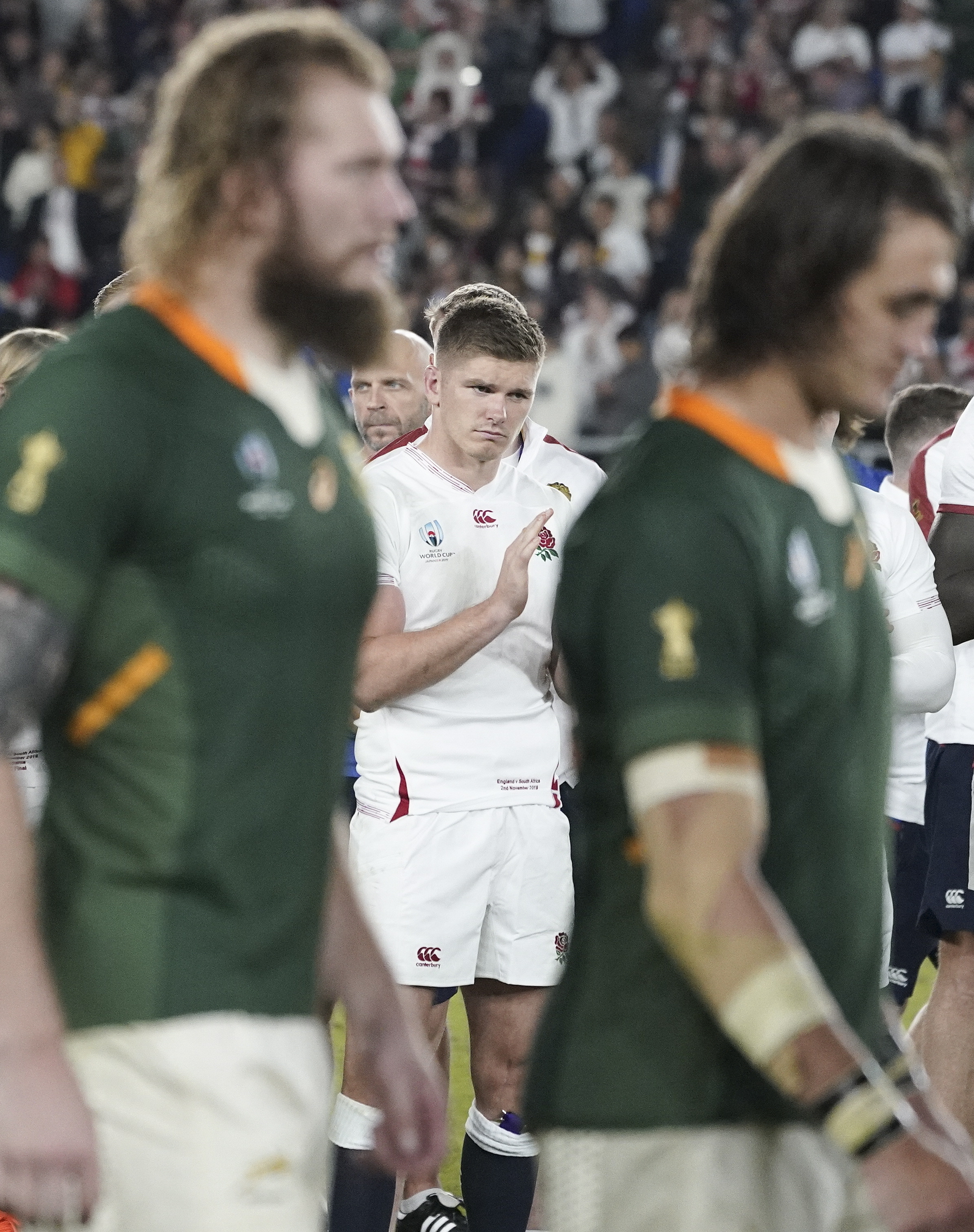 epa07966457 Owen Farrell of England (C) applauds during the medal ceremony after the Rugby World Cup final match between England and South Africa at the International Stadium Yokohama, Kanagawa Prefecture, Yokohama, Japan, 02 November 2019. EPA/FRANCK ROBICHON EDITORIAL USE ONLY/ NO COMMERCIAL SALES / NOT USED IN ASSOCATION WITH ANY COMMERCIAL ENTITY