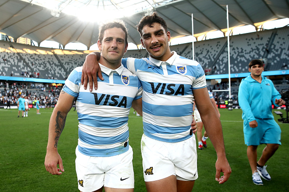 SYDNEY, AUSTRALIA - NOVEMBER 14: Nicolás Sánchez and Santiago Carreras of Argentina celebrate after winning the 2020 Tri-Nations rugby match between the New Zealand All Blacks and the Argentina Los Pumas at Bankwest Stadium on November 14, 2020 in Sydney, Australia. (Photo by Cameron Spencer/Getty Images)