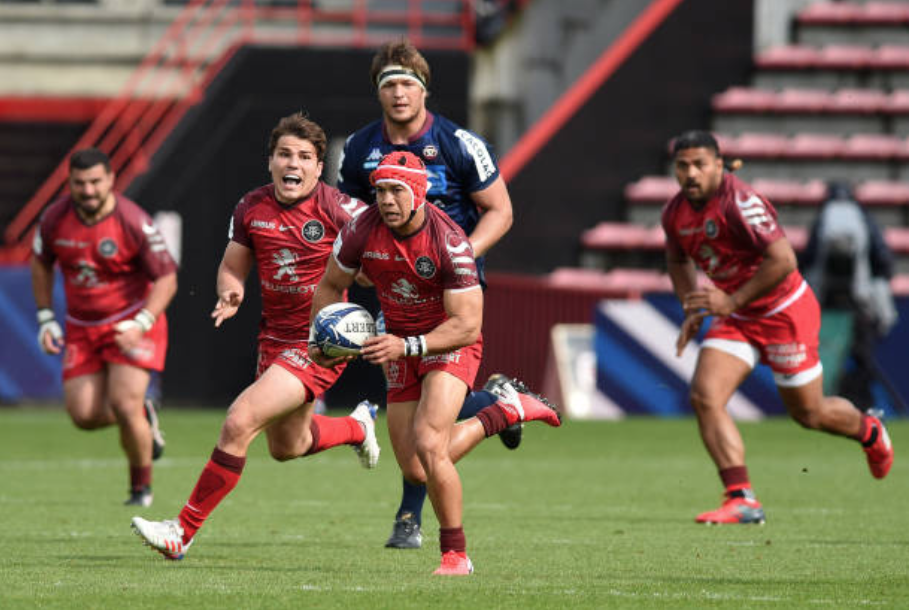 Cheslin Kolbe on the run for Toulouse European Champions Cup semi final