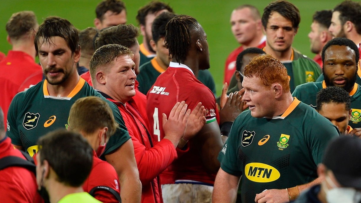 Cape Town , South Africa - 24 July 2021; Lions players applaud the South Africa players who they defeated in the first test of the British and Irish Lions tour match between South Africa and British and Irish Lions at Cape Town Stadium in Cape Town, South Africa. (Photo By Ashley Vlotman/Sportsfile via Getty Images)