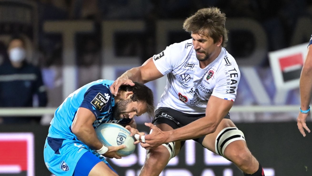 Cobus REINACH of Montpellier and Eben ETZEBETH of Toulon during the Top 14 match between Montpellier and Toulon at GGL Stadium on May 11, 2021 in Montpellier, France. (Photo by Alexandre Dimou/Icon Sport via Getty Images)