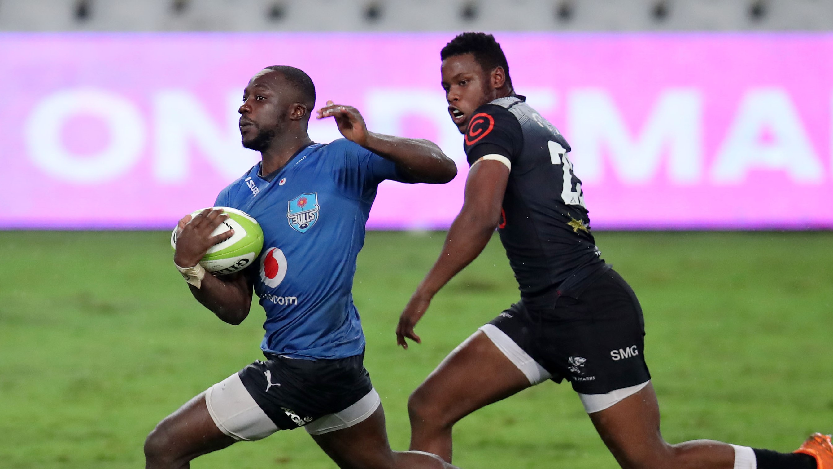 Madosh Tambwe of the Bulls challenged by Aphelele Fassi of the Sharks during the 2021 Preparation Series match between Sharks and Bulls at the Jonsson Kings Park in Durban on 26 March 2021 ©Muzi Ntombela/BackpagePix