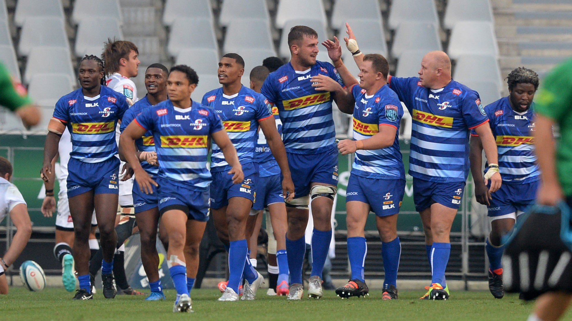 Stormers celebrate a try scored by Adre Smith of the Stormers during the United Rugby Championship 2021/22 game between the Stormers and the Sharks at Cape Town Stadium on 5 February 2022 © Ryan Wilkisky/BackpagePix