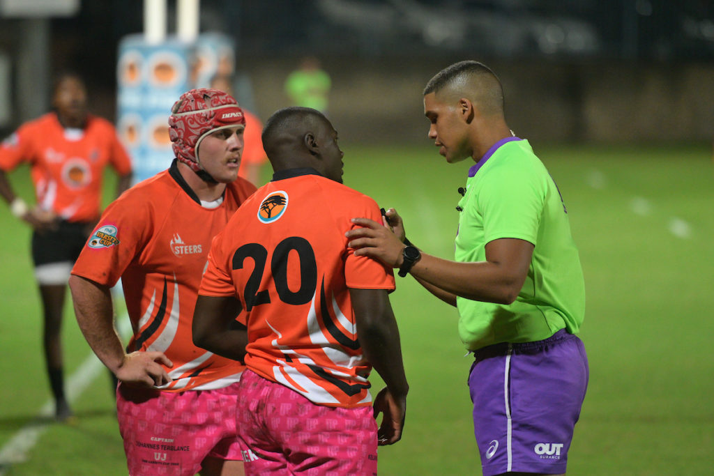 Referee giving a penalty try to CUT during the match between the FNB CUT and FNB UJ at the CUT Rugby Stadium in Bloemfontein. 14 February 2022