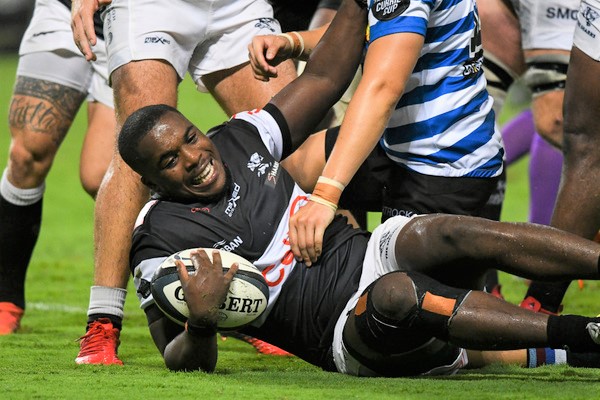 DURBAN, SOUTH AFRICA - FEBRUARY 02: Fezo Mbatha of the Cell C Sharks scores a try during the Carling Currie Cup match between Cell C Sharks and DHL Western Province at Hollywoodbets Kings Park on February 02, 2022 in Durban, South Africa. (Photo by Darren Stewart/Gallo Images)