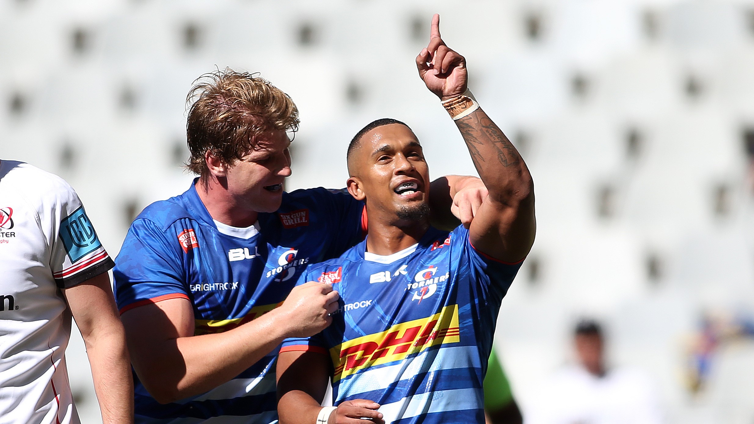 Evan Roos of Stormers congratulates Leolin Zas of Stormers for scoring a try during the United Rugby Championship 2021/22 match between the Stormers and Ulster held at Cape Town Stadium in Cape Town on 26 March 2022 ©Shaun Roy/BackpagePix