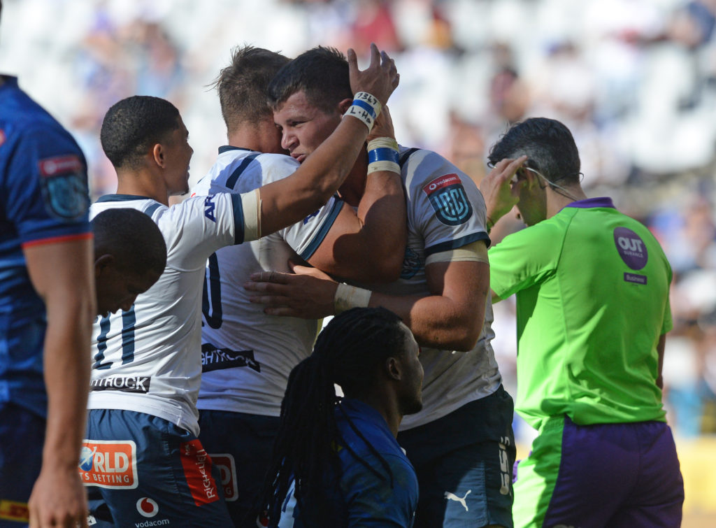 Elrigh Louw of the Bulls celebrates his try with teammates during the United Rugby Championship 2021/22 game between the Stormers and the Bulls at Cape Town Stadium on 9 April 2022