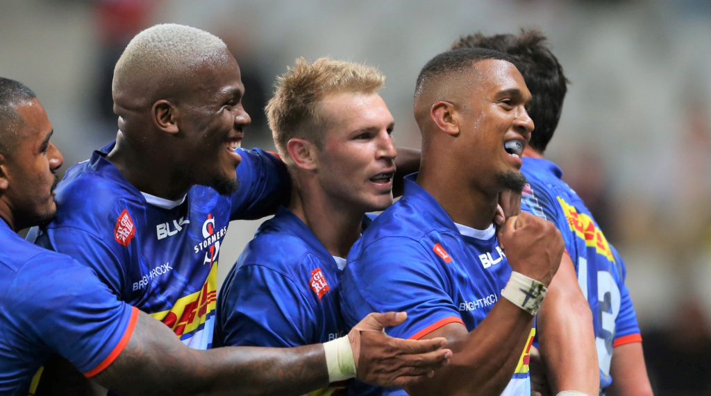 Leolin Zas celebrates with his Stormers teammates