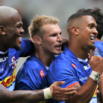 Leolin Zas celebrates with his Stormers teammates