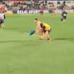 Watch: Super streaker fights for every inch
