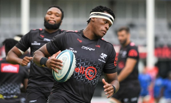 DURBAN, SOUTH AFRICA - JANUARY 29: Phepsi Buthelezi of the Cell C Sharks during the United Rugby Championship match between Cell C Sharks and DHL Stormers at Hollywoodbets Kings Park Stadium on January 29, 2022 in Durban, South Africa. (Photo by Darren Stewart/Gallo Images)