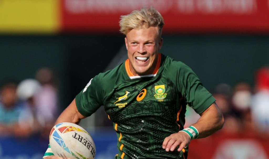 DUBAI, UNITED ARAB EMIRATES - DECEMBER 03: JC Pretorius of South Africa runs with the ball during the match between South Africa and Ireland on Day One of the HSBC World Rugby Sevens Series - Dubai at The Sevens Stadium on December 03, 2021 in Dubai, United Arab Emirates. (Photo by Christopher Pike/Getty Images)