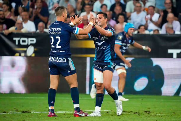 Handre POLLARD of Montpellier Herault Rugby (MHR) and Arthur VINCENT of Montpellier Herault Rugby (MHR) celebrates during the Top 14 Playoffs, Semifinal match between Montpellier and Bordeaux on June 18, 2022 in Nice, France.