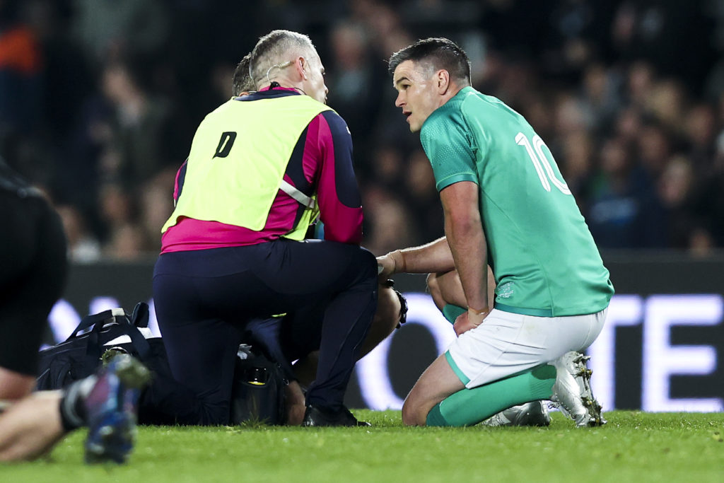 Sexton to lead Ireland despite concussion scare