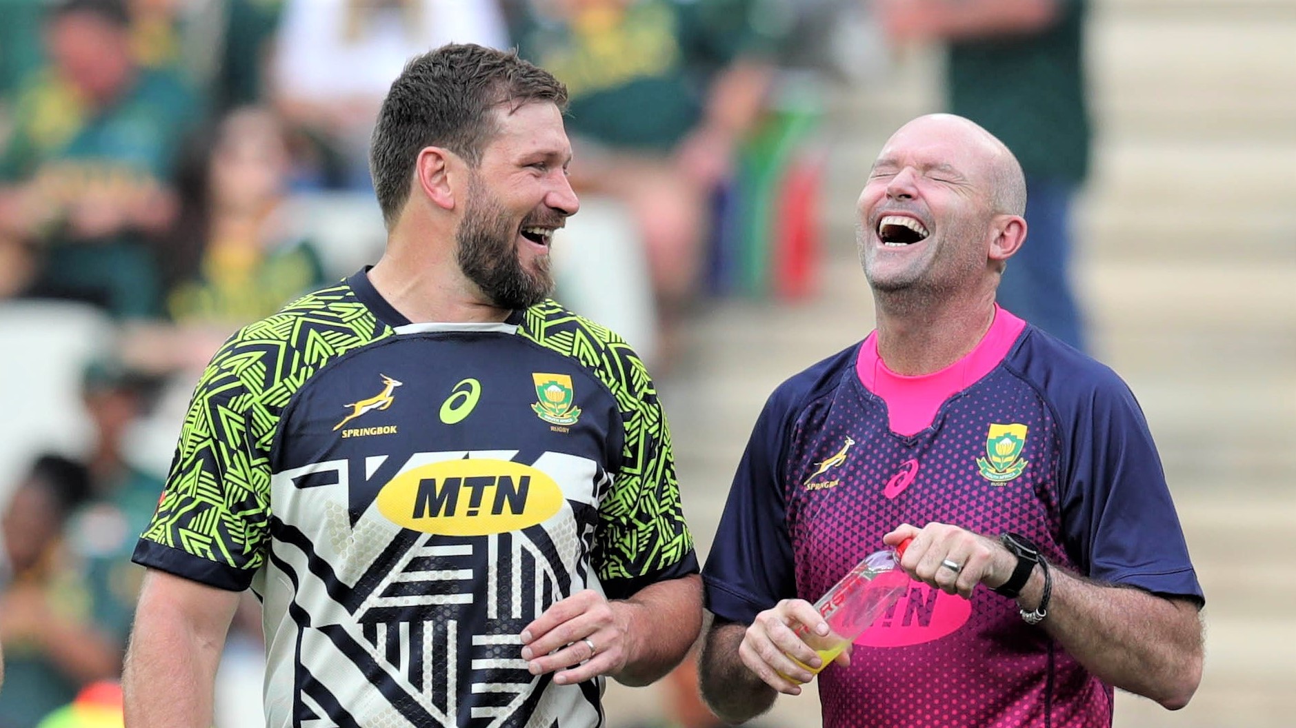 Jacques Nienaber, coach of South Africa shares joke with players during the 2022 Castle Lager Rugby Championship match between South Africa and New Zealand, at Mbombela Stadium, in Nelspruit on6 Auagust 2022 ©Samuel Shivambu/BackpagePix