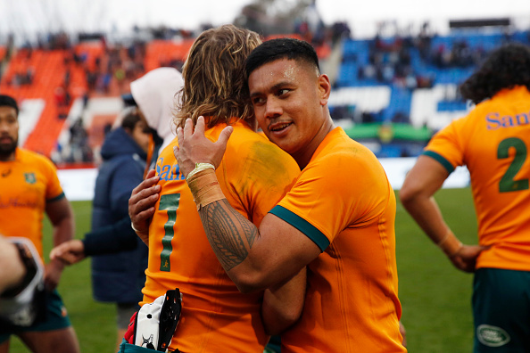 MENDOZA, ARGENTINA - AUGUST 06: Len Ikitau of Australia celebrates with teammate Michael Hooper after winning The Rugby Championship match between Argentina Pumas and Australian Wallabies at Estadio Malvinas Argentinas on August 06, 2022 in Mendoza, Argentina.