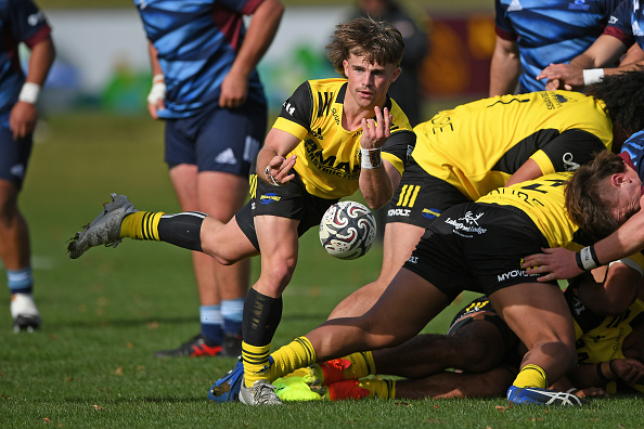 TAUPO, NEW ZEALAND - MAY 22: Jordi Viljoen of the Hurricanes U20's passes during the New Zealand Super Rugby Under 20s match between the Blues and Hurricanes at Owen Delaney Park on May 22, 2022 in Taupo, New Zealand.