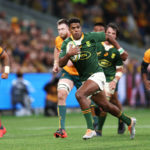 SYDNEY, AUSTRALIA - SEPTEMBER 03: Canan Moodie of the Springboks makes a break to score a try during The Rugby Championship match between the Australia Wallabies and South Africa Springboks at Allianz Stadium on September 03, 2022 in Sydney, Australia.
