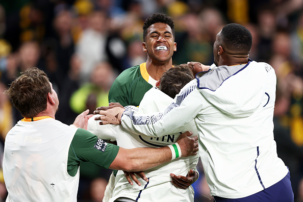 SYDNEY, AUSTRALIA - SEPTEMBER 03: Canan Moodie of the Springboks celebrates with team mates after scoring a try during The Rugby Championship match between the Australia Wallabies and South Africa Springboks at Allianz Stadium on September 03, 2022 in Sydney, Australia.