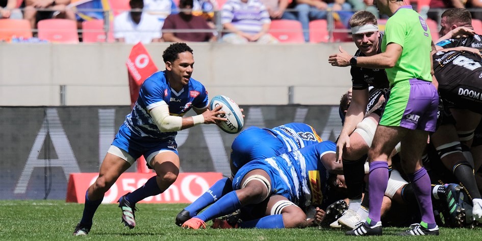 GQERBERHA, SOUTH AFRICA - DECEMBER 03: Hershel Jantjies of The Stormers during the United Rugby Championship match between DHL Stormers and Dragons at Nelson Mandela Bay Stadium on December 03, 2022 in Gqeberha, South Africa. (Photo by Michael Sheehan/Gallo Images)