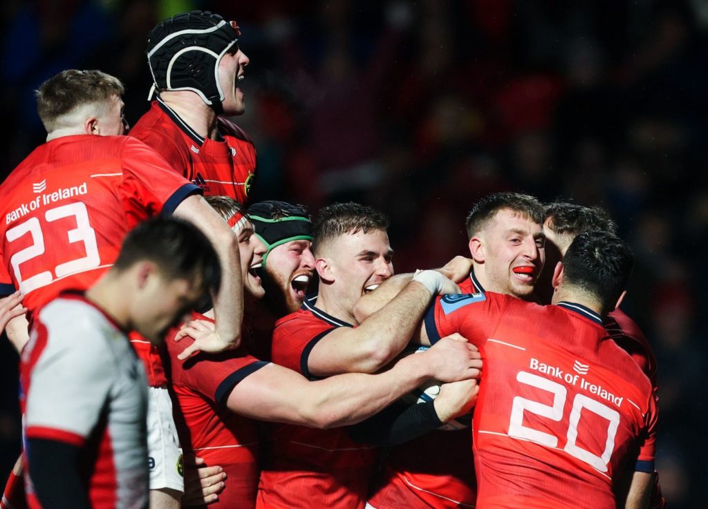 Munster maul luckless Lions