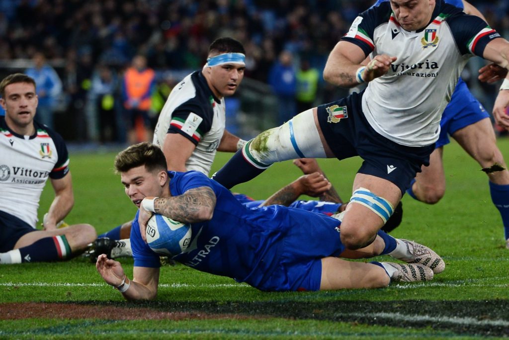 Les Bleus wary of 'wounded' Italy