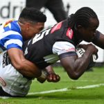 Sacha Mngomezulu of the Western Province cannot stop Yaw Penxe of the Cell C Sharks od scoring during the 2023 Currie Cup match between Sharks and Western Province held at Kings Park in Durban on 26 March 2023 ©Gerhard Duraan/BackpagePix