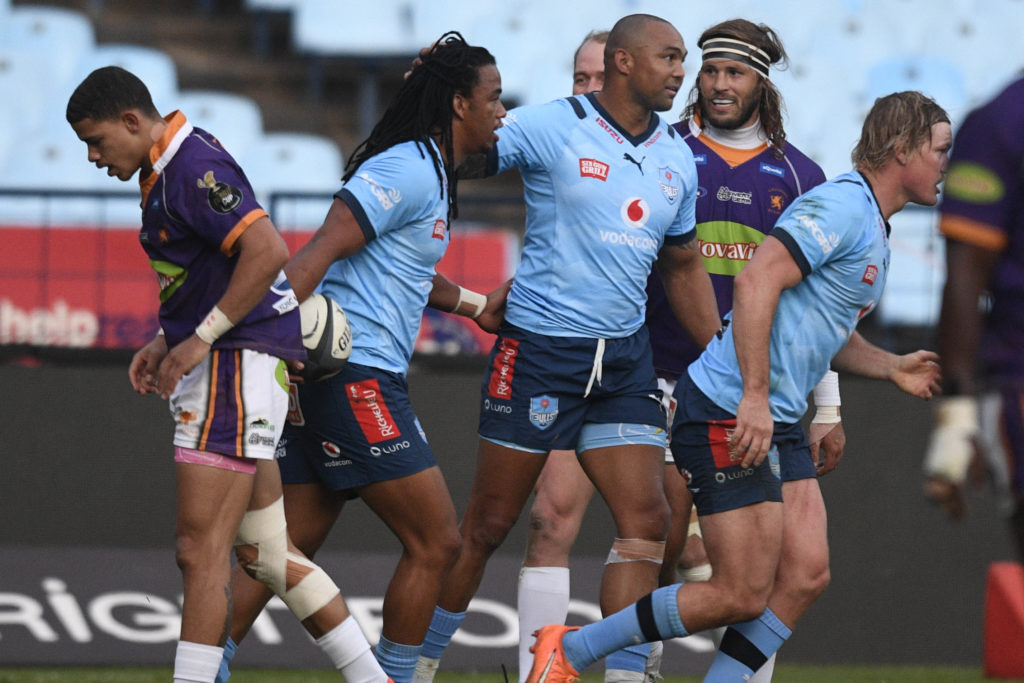 Bulls trample Griffons in three hours
