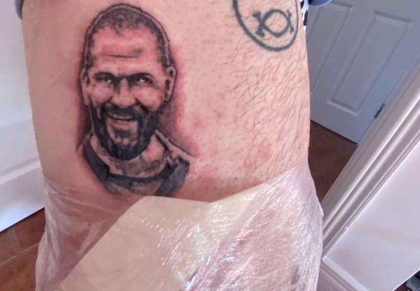 Hansen shows off Farrell tattoo