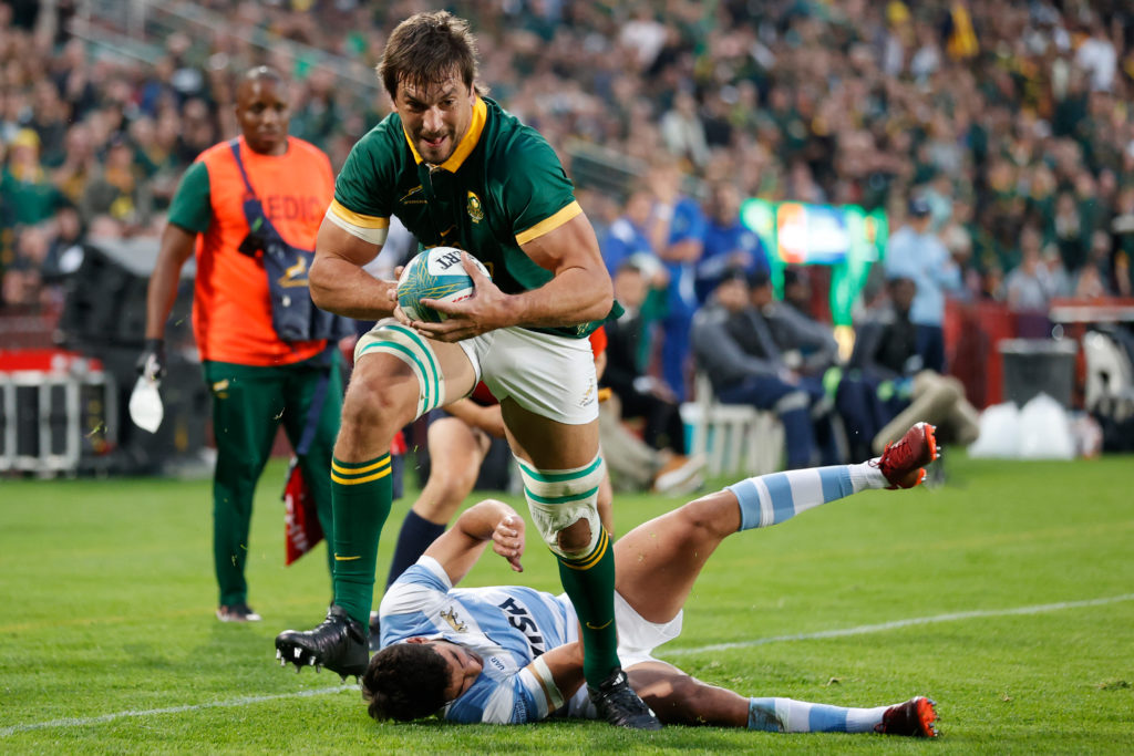 South Africa's lock Eben Etzebeth runs to score a try during the Rugby Championship final-round match between South Africa and Argentina at Ellis Park in Johannesburg on July 29, 2023.
