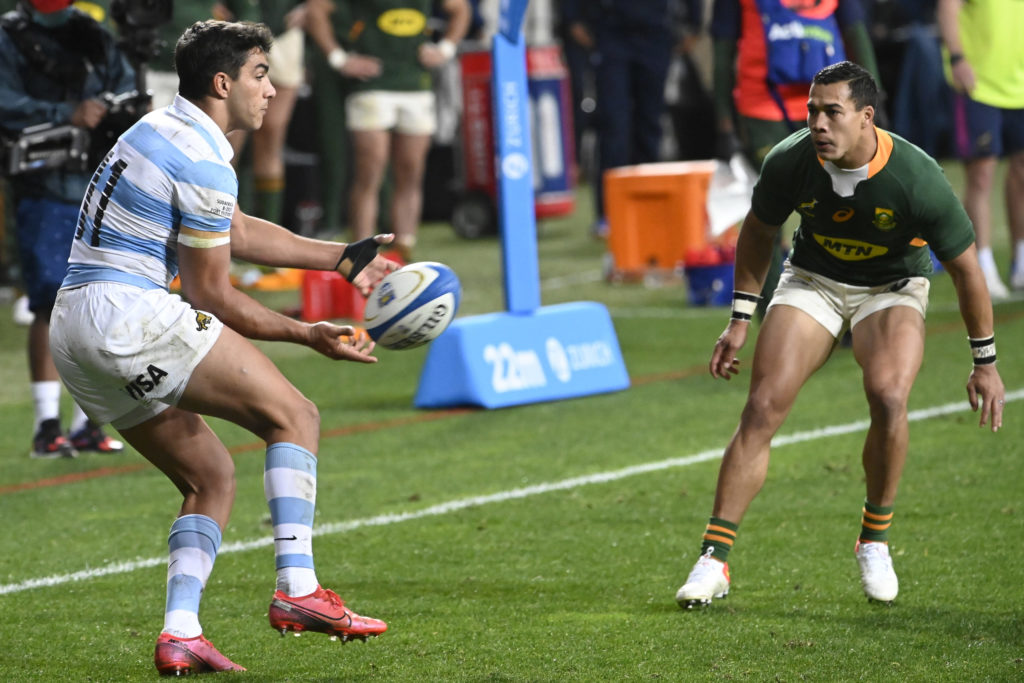 Santiago Carreras of the Pumas and Cheslin Kolbe of the Springboks during the 2021 Rugby Championship game between Argentina and South Africa at Nelson Mandela Bay Stadium in Port Elizabeth on 21 August 2021