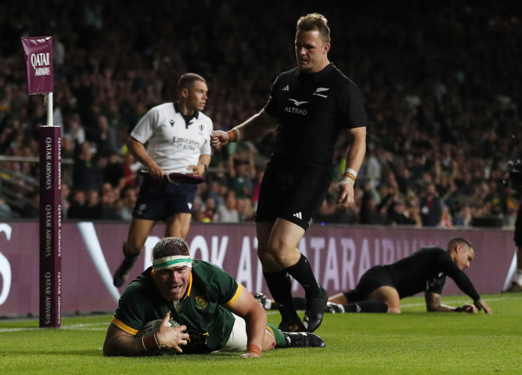 All Blacks 'find good' in record loss