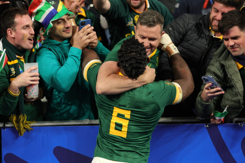 epa10921126 South Africa's Siya Kolisi celebrates with supporters after the Rugby World Cup 2023 quarter final match between France and South Africa in Saint-Denis, France, 15 October 2023.