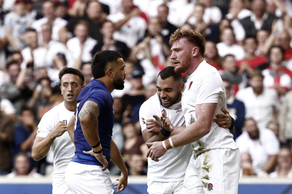 England sink Samoa in thriller
