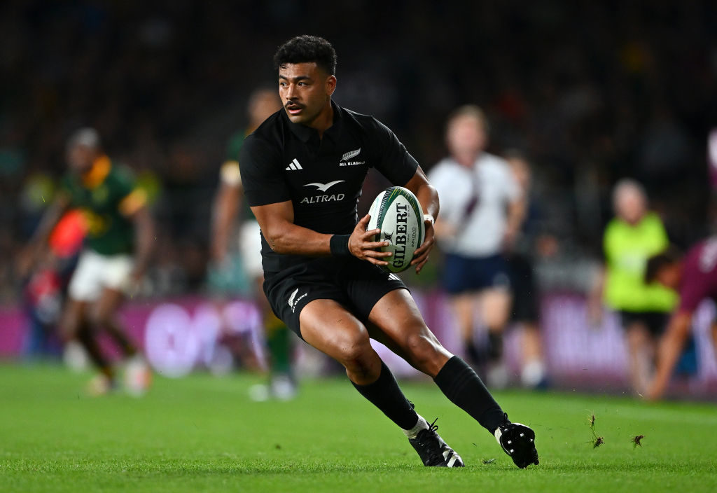 LONDON, ENGLAND - AUGUST 25: Richie Mo'unga of New Zealand looks for options during the Summer International match between New Zealand All Blacks v South Africa at Twickenham Stadium on August 25, 2023 in London, England. (