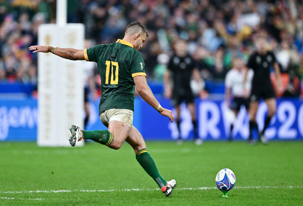 PARIS, FRANCE - OCTOBER 28: Handre Pollard of South Africa kicks the team's fourth penalty during the Rugby World Cup Final match between New Zealand and South Africa at Stade de France on October 28, 2023 in Paris, France.