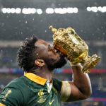 PARIS, FRANCE - OCTOBER 28: Siya Kolisi of South Africa kisses The Webb Ellis Cup following the Rugby World Cup Final match between New Zealand and South Africa at Stade de France on October 28, 2023 in Paris, France.