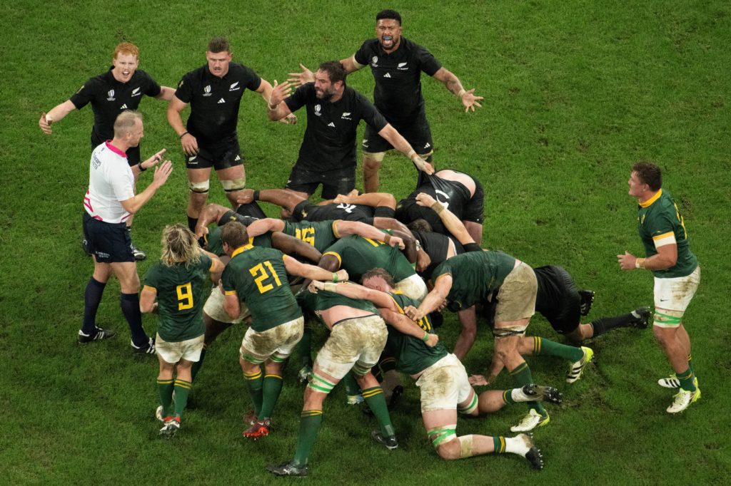 (L/R): New Zealand's scrum-half Finlay Christie, New Zealand's flanker Dalton Papali'i, New Zealand's lock Samuel Whitelock and New Zealand's number eight Ardie Savea gesture to English referee Wayne Barnes during the France 2023 Rugby World Cup Final between New Zealand and South Africa at the Stade de France in Saint-Denis, on the outskirts of Paris, on October 28, 2023. (Photo by Antonin THUILLIER / AFP)