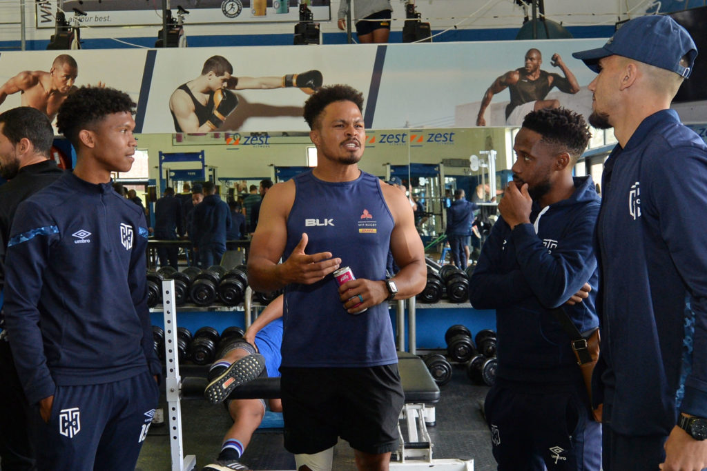 Juan de Jongh of the Stormers chats to City players during the Cape Town City visit to Stormers training at Bellville HPC in Cape Town on 21 February 2023 © Ryan Wilkisky/BackpagePix